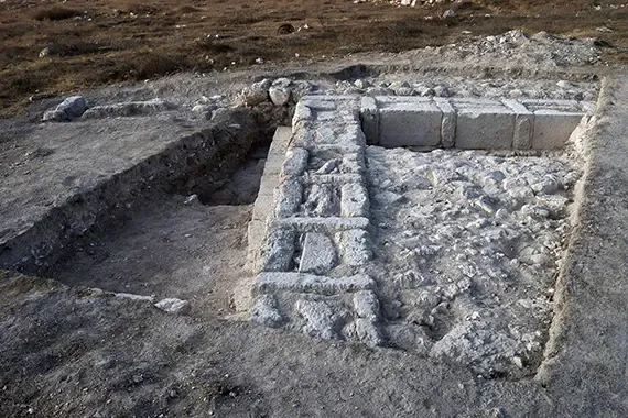 Excavated corner